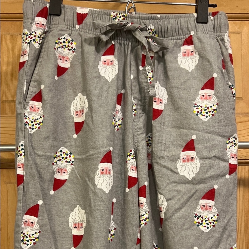 Men’s Old Navy Gray Flannel Pajama Pants with Santa Hat and Lights Print Sz M